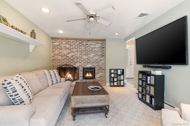 17 Soundway Drive, Rocky Point, NY 11778