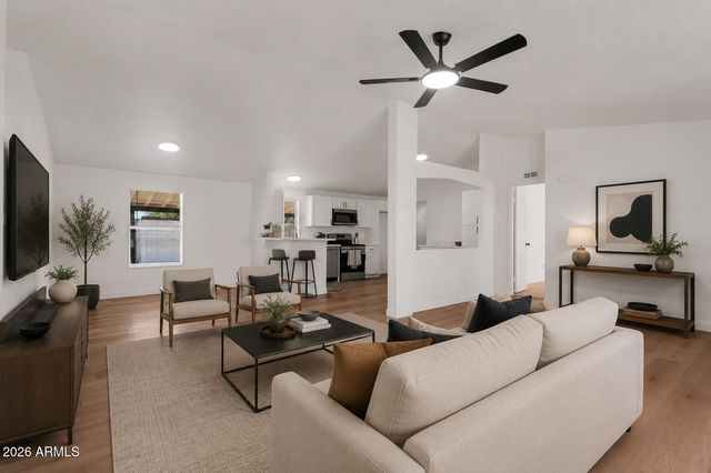 2547 E TONTO Lane, Phoenix, AZ 85050