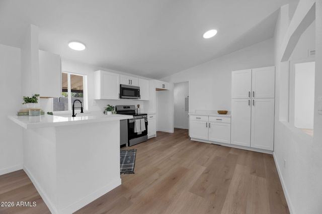 2547 E TONTO Lane, Phoenix, AZ 85050
