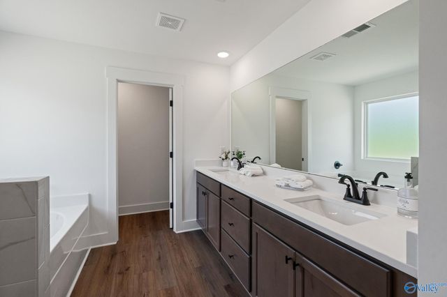 13664 Continental Road, Athens, AL 35613