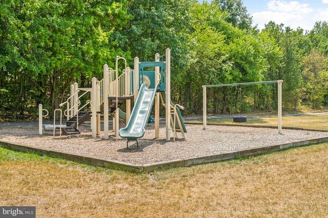 8002 PENNINGTON DR, Laurel, MD 20724