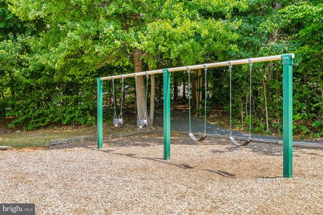 8002 PENNINGTON DR, Laurel, MD 20724