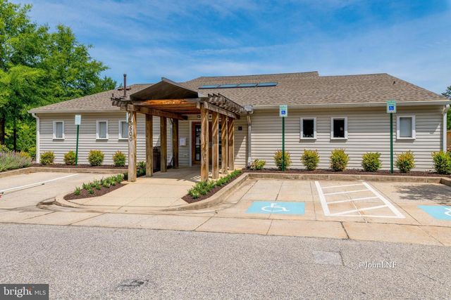 8002 PENNINGTON DR, Laurel, MD 20724