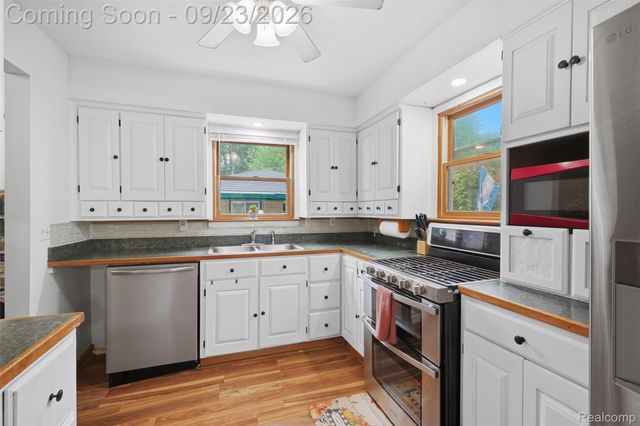 21860 Fenster Street, Sumpter Township, MI 48111