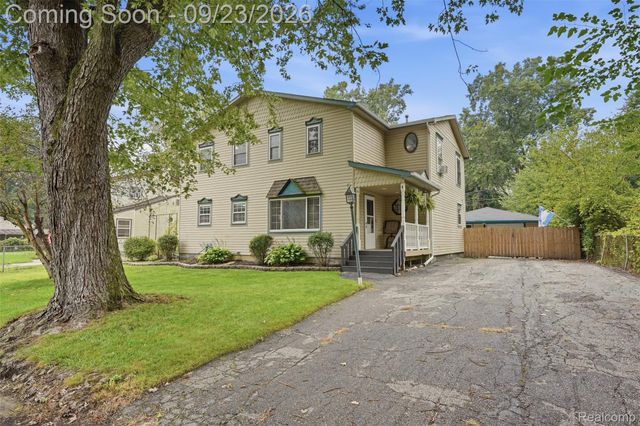 21860 Fenster Street, Sumpter Township, MI 48111