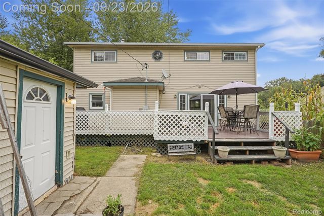 21860 Fenster Street, Sumpter Township, MI 48111