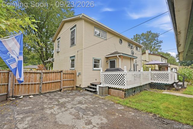 21860 Fenster Street, Sumpter Township, MI 48111