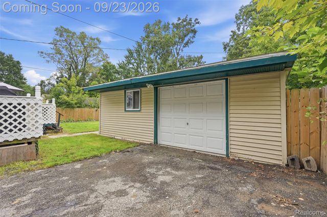 21860 Fenster Street, Sumpter Township, MI 48111