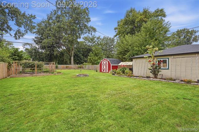 21860 Fenster Street, Sumpter Township, MI 48111