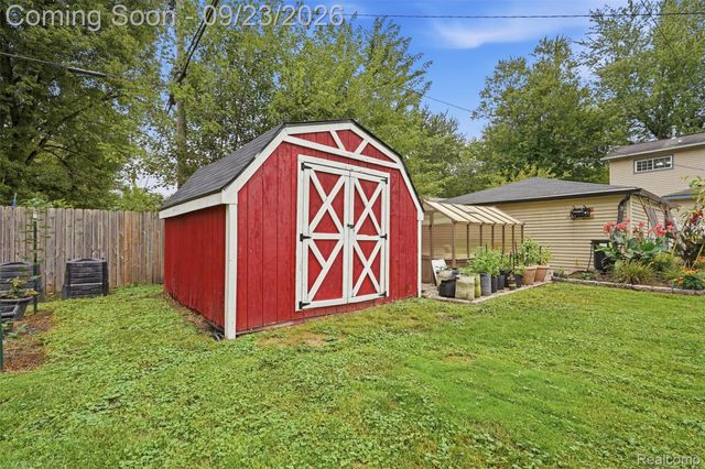 21860 Fenster Street, Sumpter Township, MI 48111
