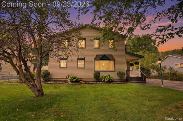 21860 Fenster Street, Sumpter Township, MI 48111