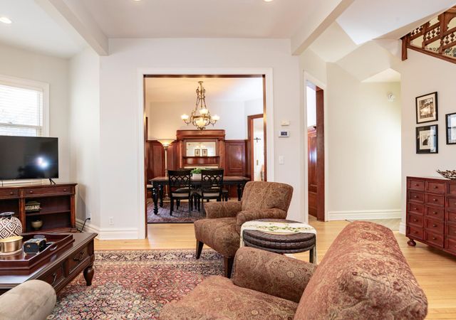 458 Holly Avenue, Saint Paul, MN 55102