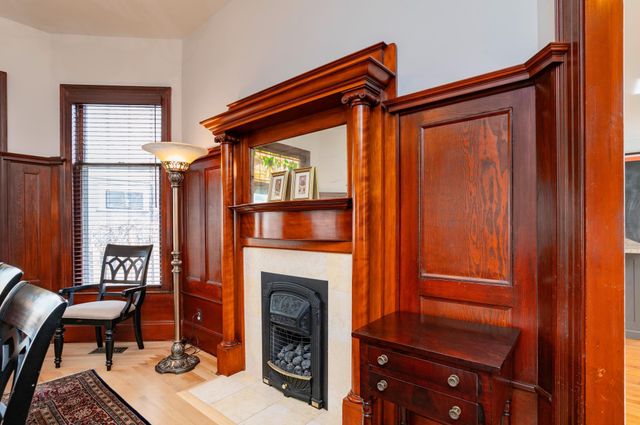 458 Holly Avenue, Saint Paul, MN 55102