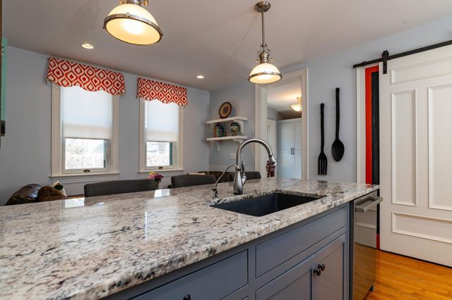 458 Holly Avenue, Saint Paul, MN 55102