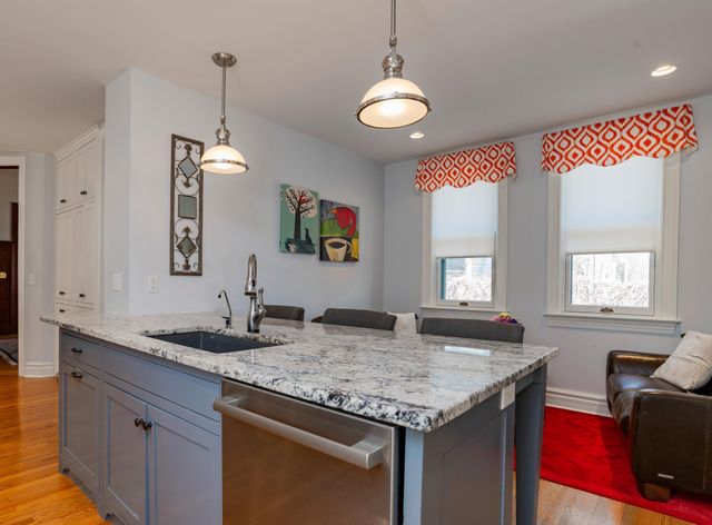 458 Holly Avenue, Saint Paul, MN 55102