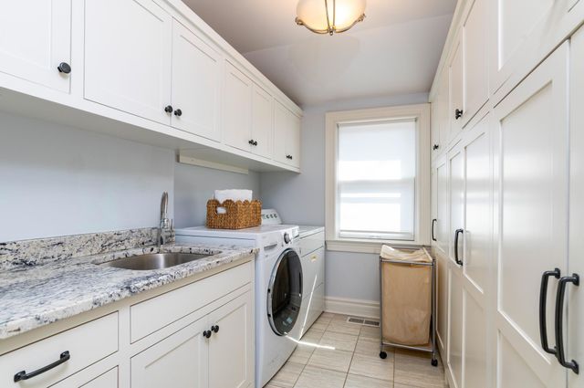 458 Holly Avenue, Saint Paul, MN 55102