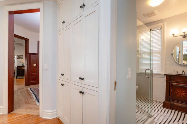 458 Holly Avenue, Saint Paul, MN 55102