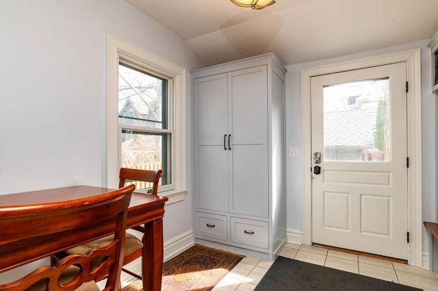 458 Holly Avenue, Saint Paul, MN 55102