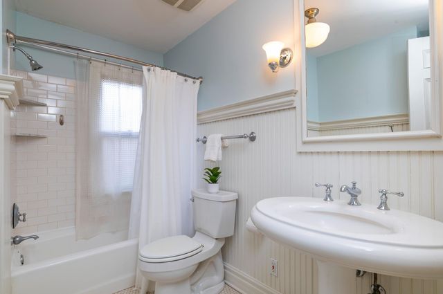 458 Holly Avenue, Saint Paul, MN 55102