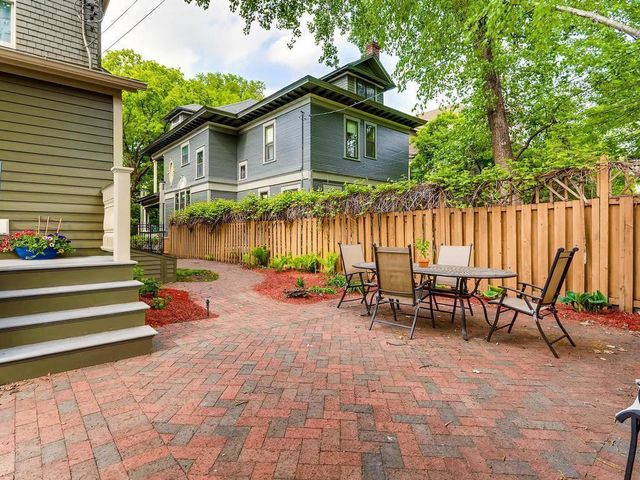 458 Holly Avenue, Saint Paul, MN 55102