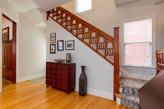 458 Holly Avenue, Saint Paul, MN 55102