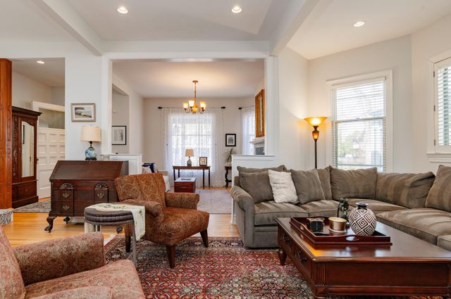 458 Holly Avenue, Saint Paul, MN 55102