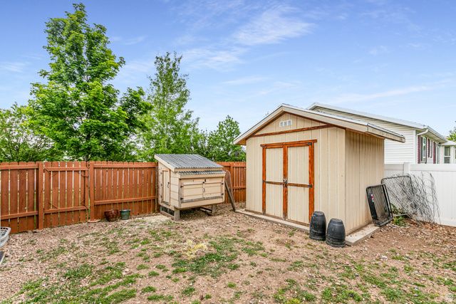 1796 W 1975 S, Syracuse, UT 84075