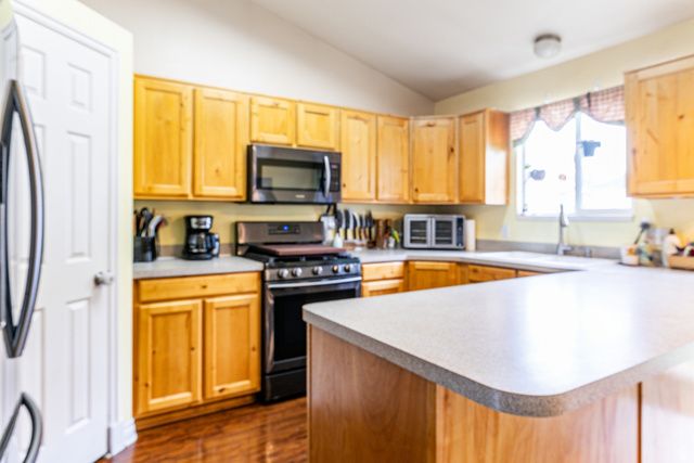 1796 W 1975 S, Syracuse, UT 84075