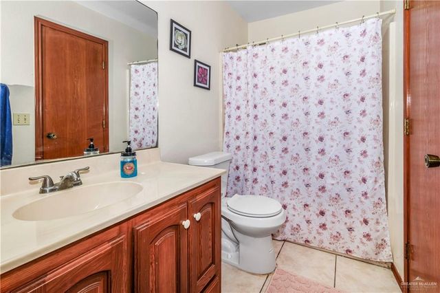 1210 E Boganbilia Avenue, Hidalgo, TX 78557