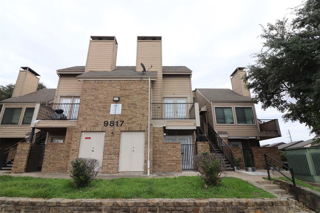 9817 Walnut Street 103, Dallas, TX 75243