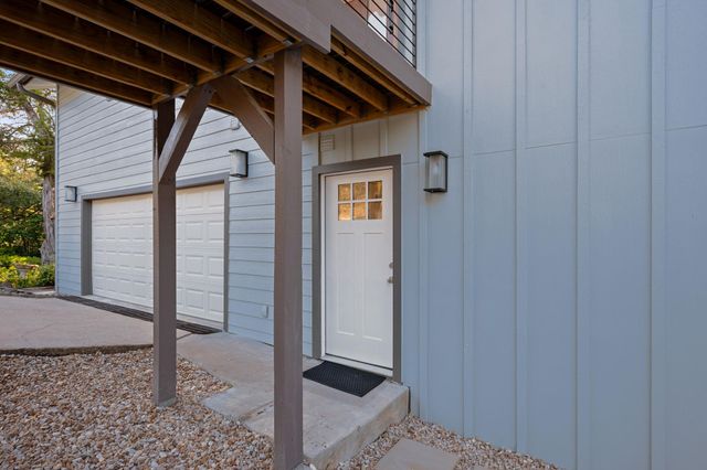 6300 Lakeshore DR, Lago Vista, TX 78645