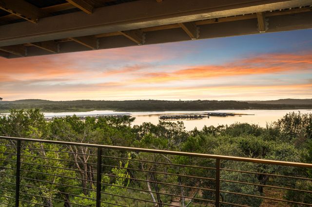 6300 Lakeshore DR, Lago Vista, TX 78645