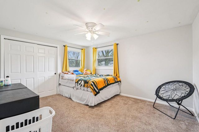 W305N5280 Gail LANE, Hartland, WI 53029