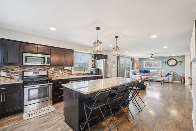 W305N5280 Gail LANE, Hartland, WI 53029