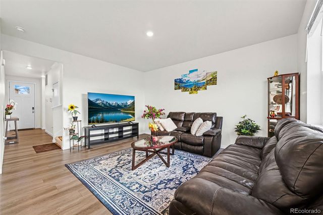 15771 Roslyn Street, Thornton, CO 80602