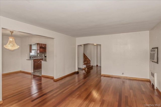 505 N 1st Street, New Hyde Park, NY 11040