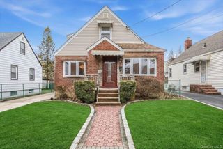 505 N 1st Street, New Hyde Park, NY 11040