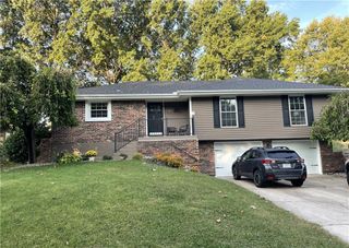 1105 SW 22nd Street, Blue Springs, MO 64015