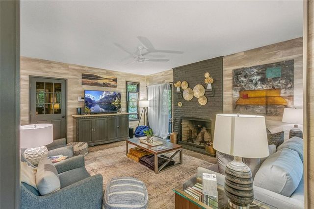 211 Sandy Lane, Townville, SC 29689