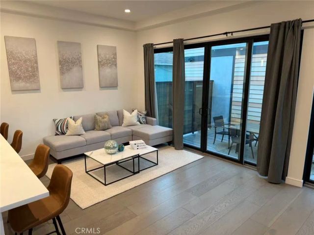 1205 Manzanita St, Silver Lake, CA 90029