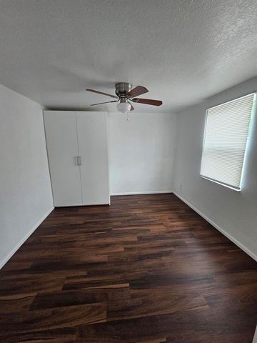 148 W 14th Street 2, Riviera Beach, FL 33404