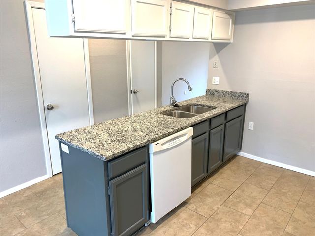 214 Samuel Boulevard 5, Coppell, TX 75019