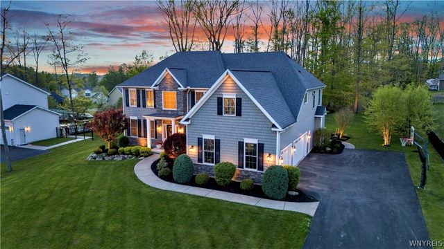 6 Hidden Oak Court, Orchard Park, NY 14127