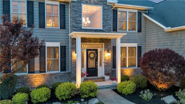 6 Hidden Oak Court, Orchard Park, NY 14127