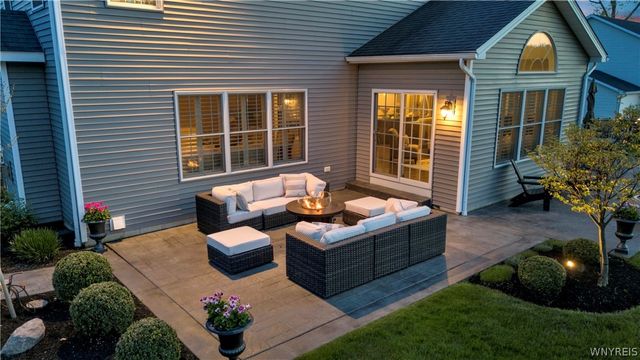 6 Hidden Oak Court, Orchard Park, NY 14127