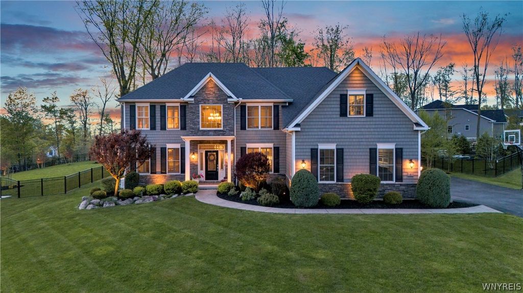 6 Hidden Oak Court, Orchard Park, NY 14127