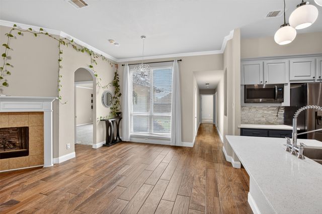 8208 Riversprings Drive, Fort Worth, TX 76053