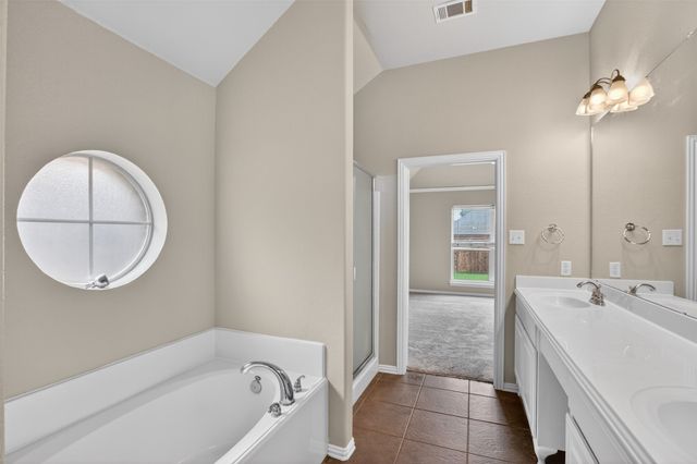 8208 Riversprings Drive, Fort Worth, TX 76053