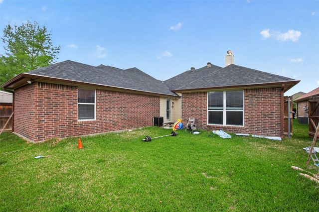 8208 Riversprings Drive, Fort Worth, TX 76053