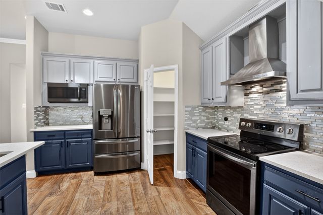 8208 Riversprings Drive, Fort Worth, TX 76053